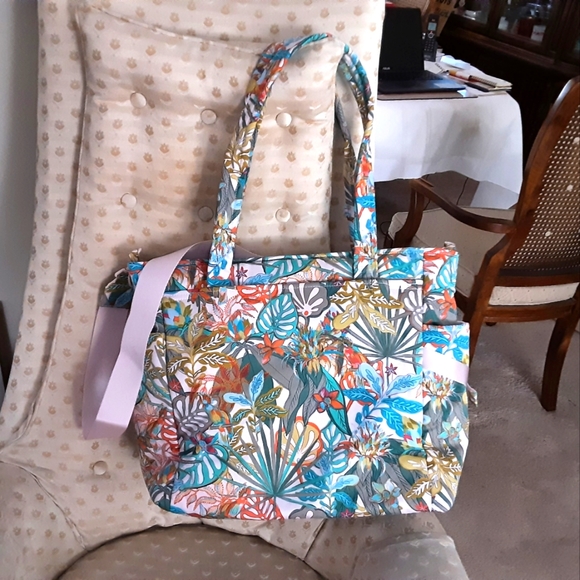 NEW Vera Bradley Utility Tote - Picture 2 of 13